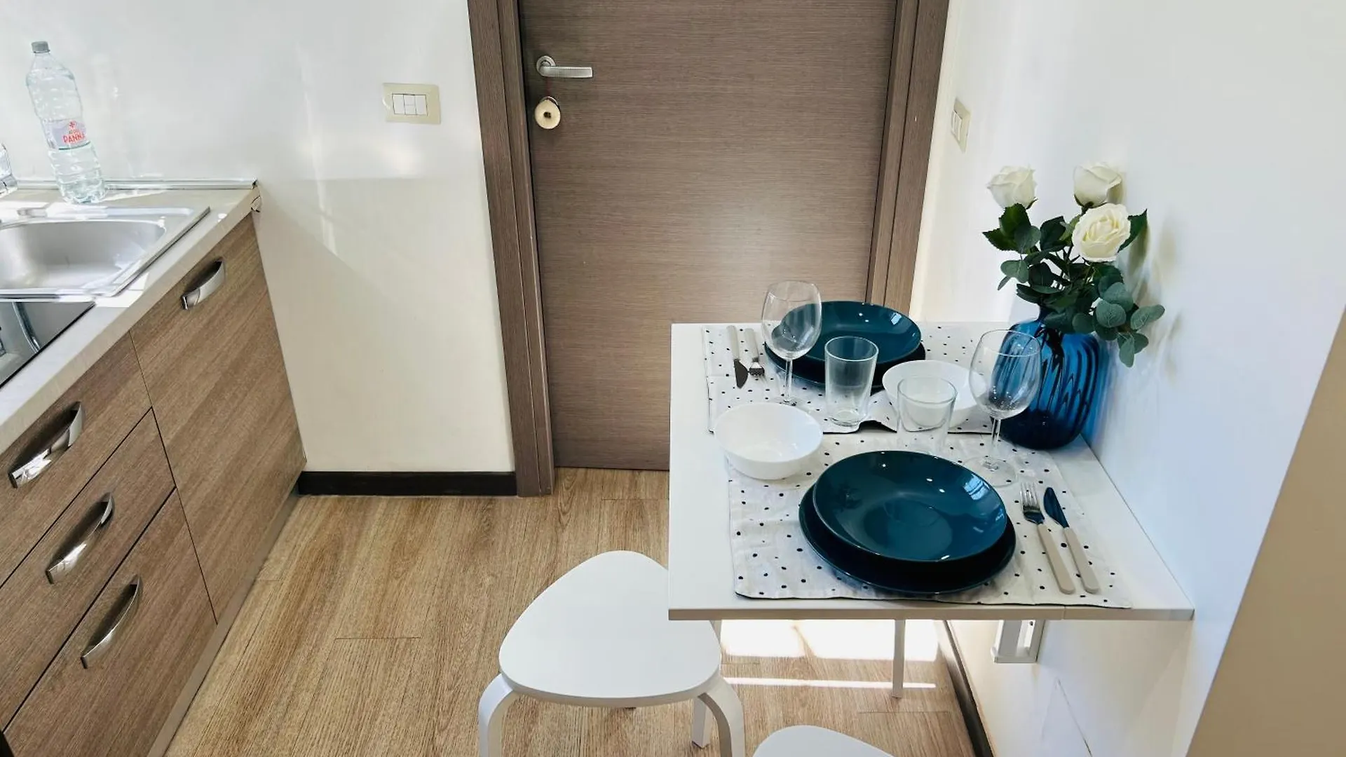 Chiara Guest House 18 - M4 Metro Blu Milan