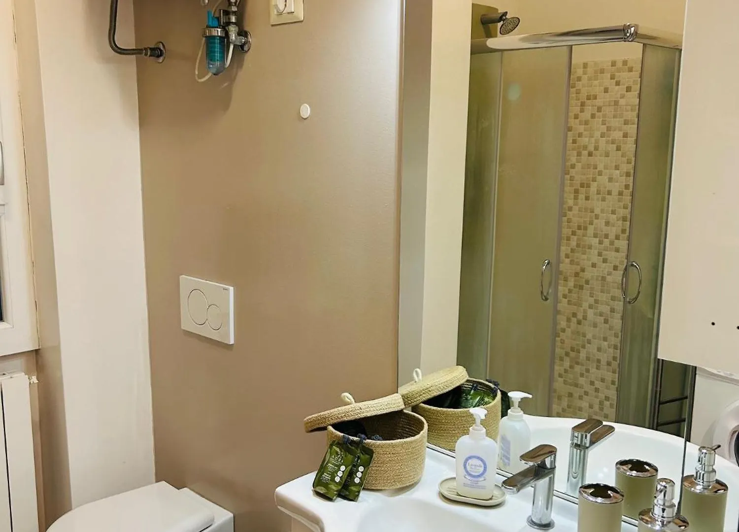 Apartment Chiara Guest House 18 - M4 Metro Blu Milan Italy